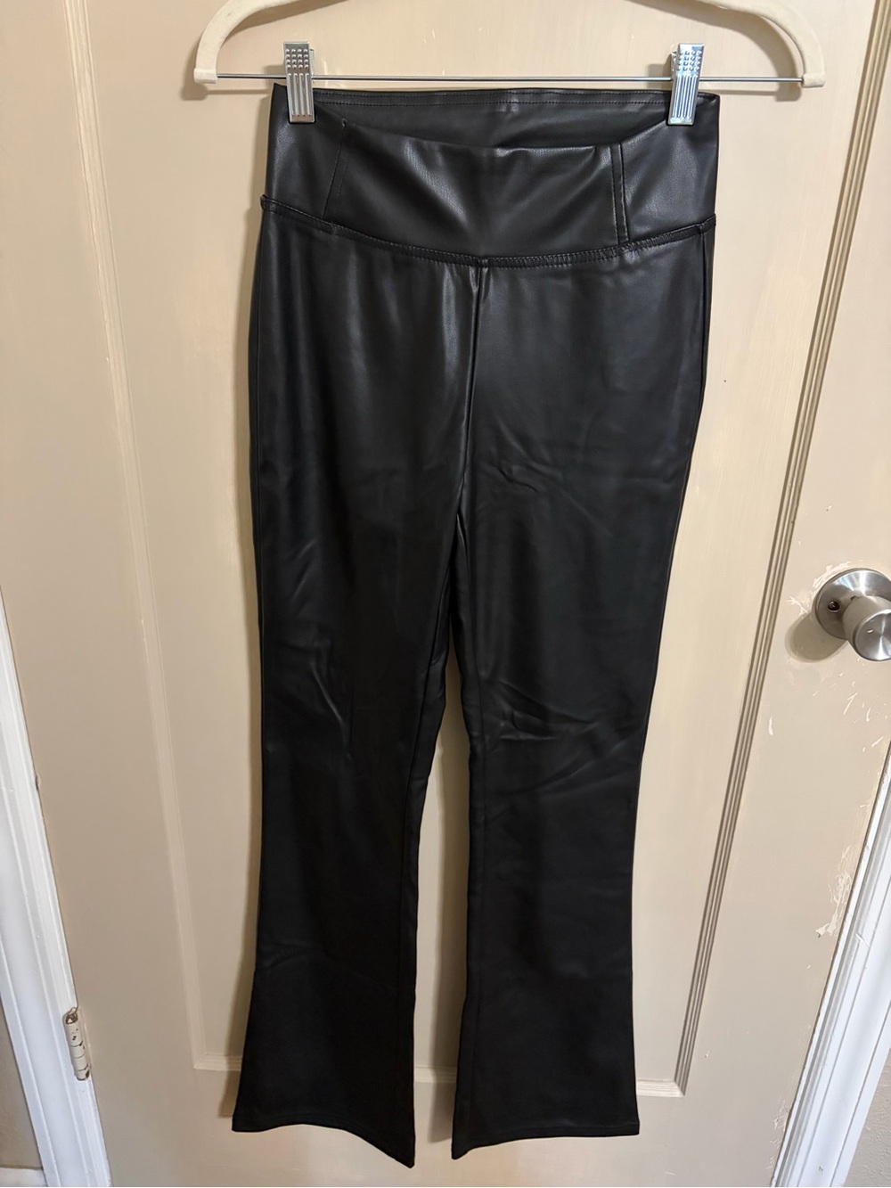 Faux leather flared leggings